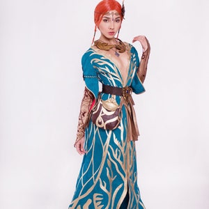 Triss Merigold cosplay green dress costume, Witcher charmed sorceress, charmer Halloween costume