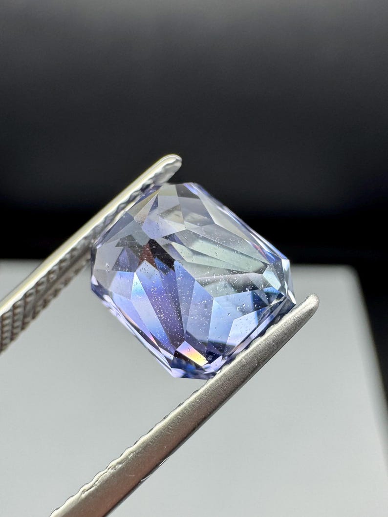 Naturlig safir, ouppvärmd 4,7 karat indigo precisionsslipad. bild 10