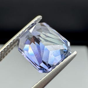 Naturlig safir, ouppvärmd 4,7 karat indigo precisionsslipad. bild 8