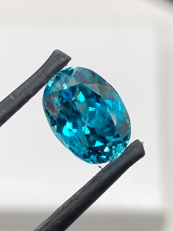 Large Blue Zircon oval. 4.99ct natural gemstone. Rare color, great clarity!