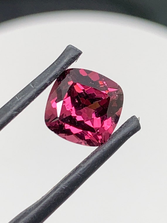 3.2ct Violet hue pink Garnet.