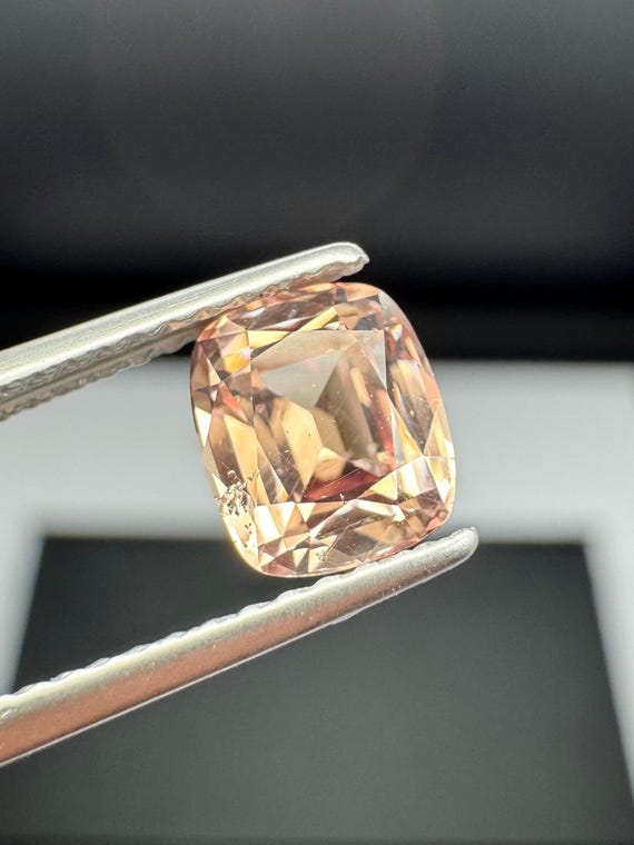 Dragon Garnet 1.39ct color change gem.