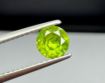 Russian demantoid, old European cut 5mm