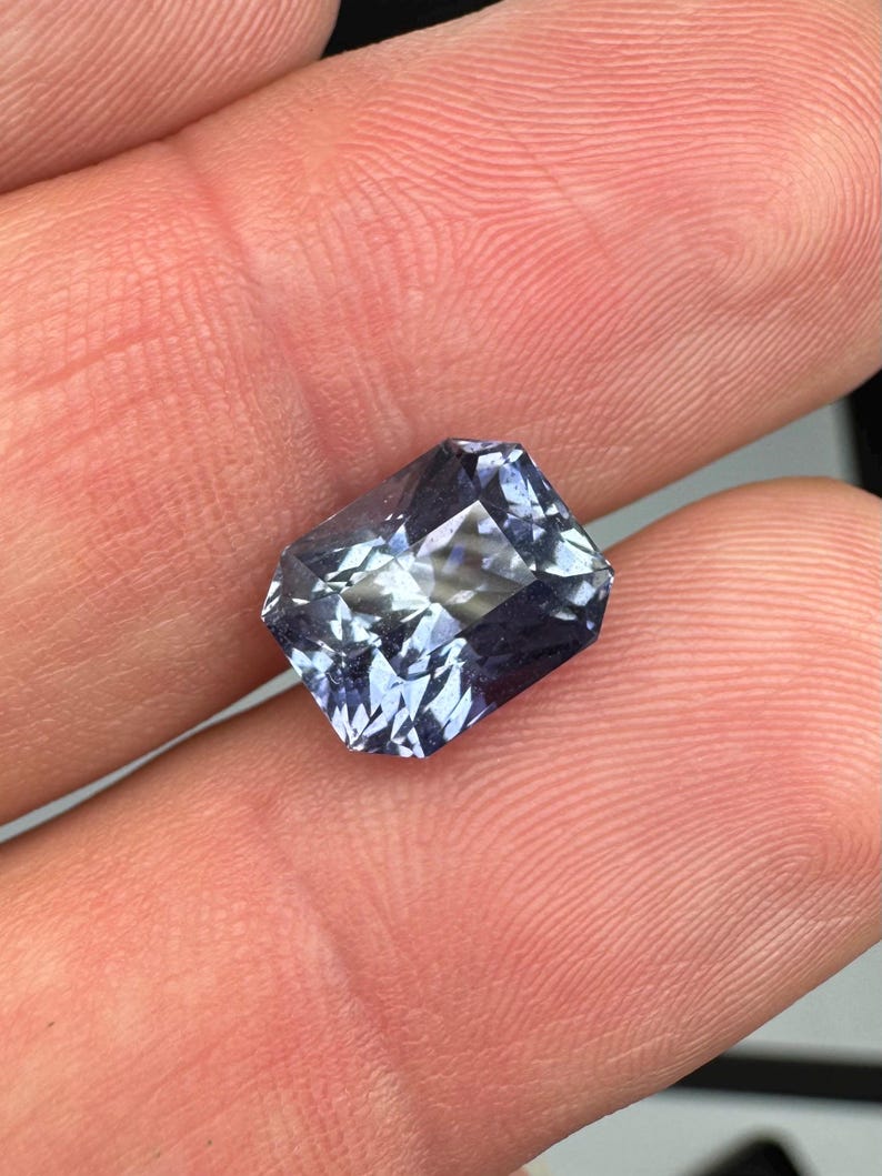Naturlig safir, ouppvärmd 4,7 karat indigo precisionsslipad. bild 17