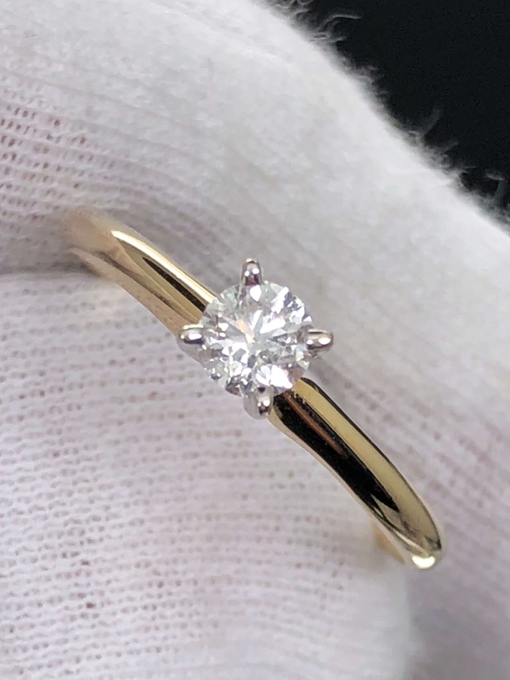 Tiffany style, Classy Natural diamond solitaire in 14k. All four Cs ...