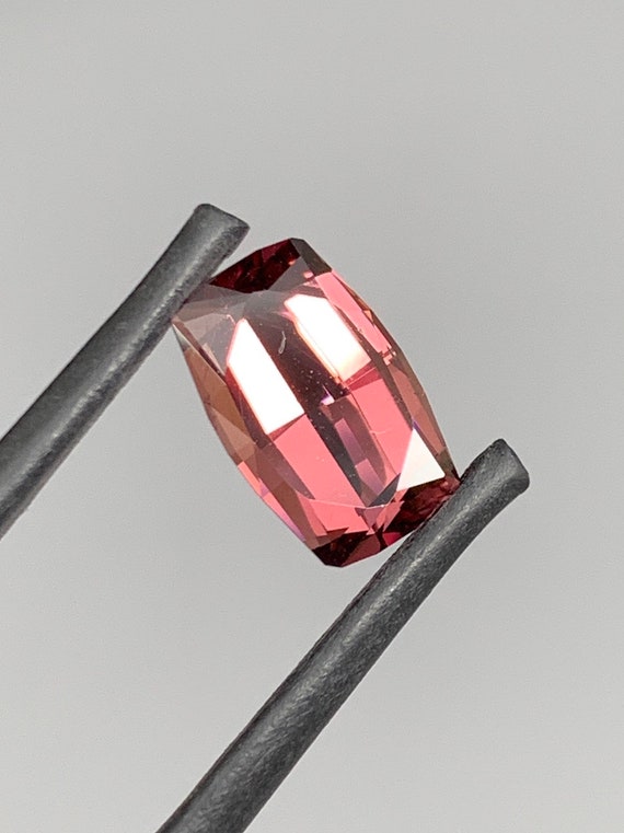 Large Pink Mahenge Garnet. 4.02ct Precision cut gemstone. Rare, untreated crystal.