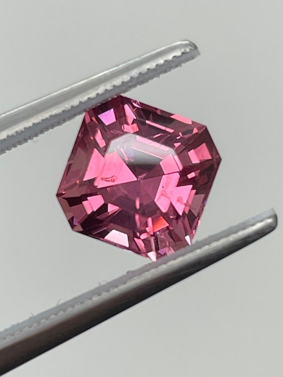 Collector's grade Pink Spinel. 2.96ct asscher cut gem. 7.8mm