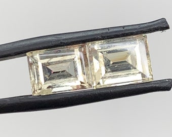 Two light yellow Oregon Sunstone. 4.46 total carats.