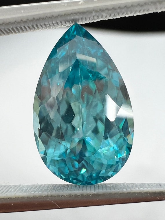 Huge pear shaped blue Zircon! 7.29ct natural Cambodian gemstone.