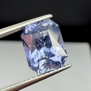 Naturlig safir, ouppvärmd 4,7 karat indigo precisionsslipad. bild 1