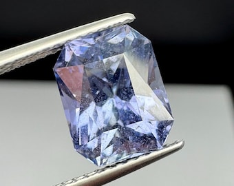 Natural Sapphire, unheated 4.7ct indigo precision cut.