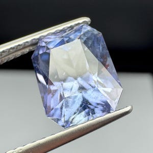 Naturlig safir, ouppvärmd 4,7 karat indigo precisionsslipad. bild 6