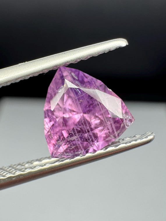 Fuchsia Sapphire Trillion. 1.51ct