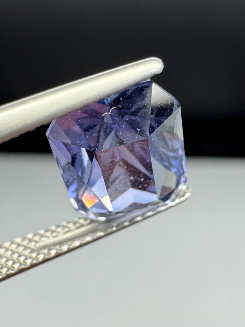 Naturlig safir, ouppvärmd 4,7 karat indigo precisionsslipad. bild 7