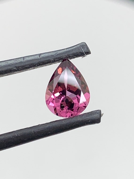 Pink pear shape Rhodolite Garnet. 1.3ct