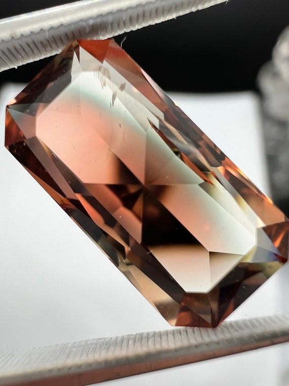 Oregon Sunstone, 6.94ct precision cut gem. US mined, untreated stone. Barion style radiant. 15.7x7.9x8.37mm