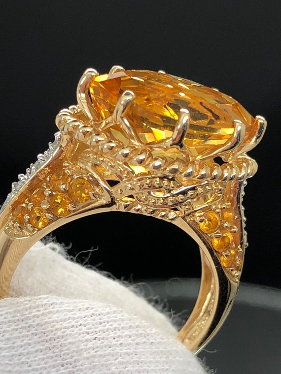 Impressive citrine in 14k. Natural diamond accents. Sz. 6