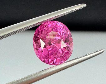 Natural Pink Sapphire. 3ct heat only gem.