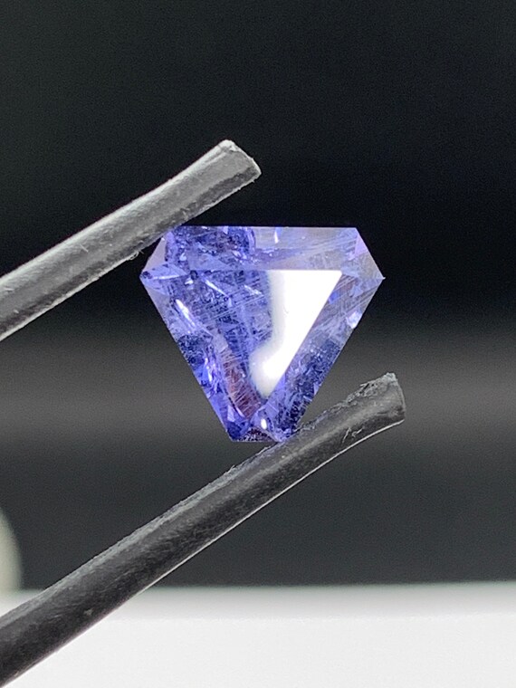 Large 3.09ct natural blue trillion Sapphire. Precision cut, African gemstone.