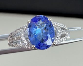 Natural Tanzanite in 14k score e gold!