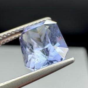 Naturlig safir, ouppvärmd 4,7 karat indigo precisionsslipad. bild 19
