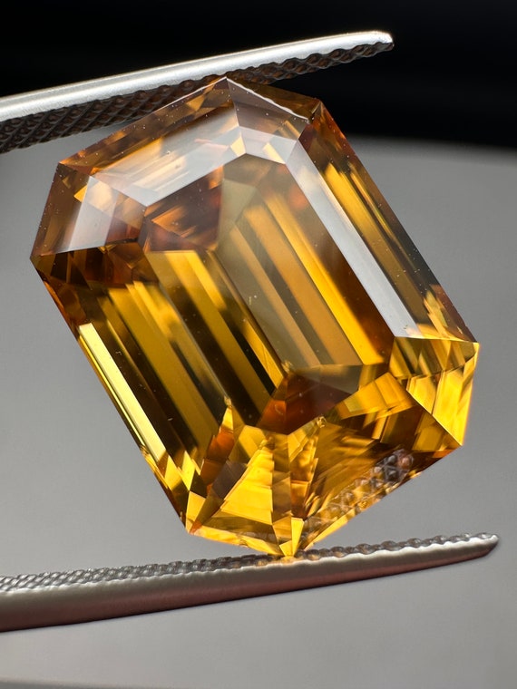 Collectors grade Golden Zircon. 17.9ct flawless natural gemstone.