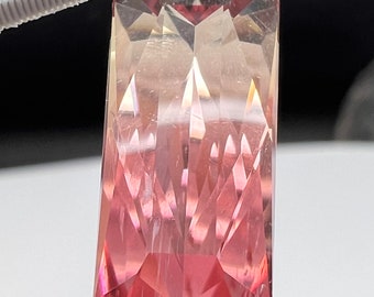 Bi color Tourmaline. 8.39ct precision cut and polish natural gemstone.