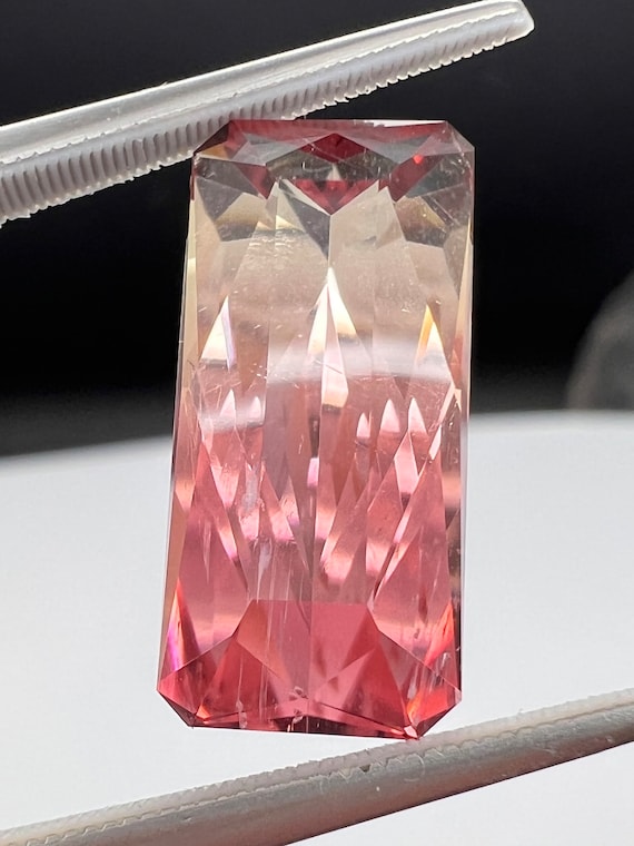Bi color Tourmaline. 8.39ct precision cut and polish natural gemstone.
