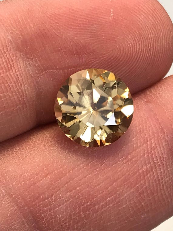 Natural Zircon 6.08ct nice cut and polish 10.66mm