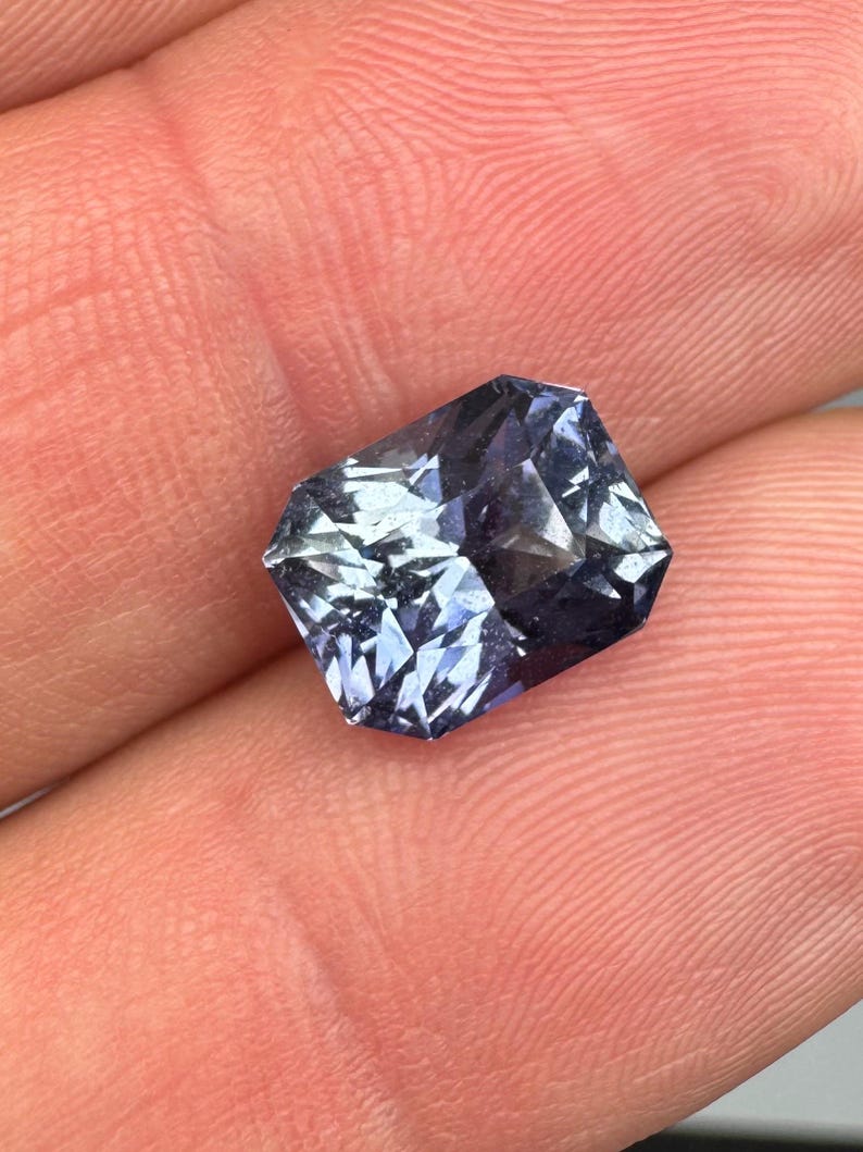 Naturlig safir, ouppvärmd 4,7 karat indigo precisionsslipad. bild 11
