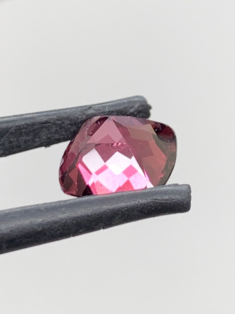 3.2ct Violet hue pink Garnet.
