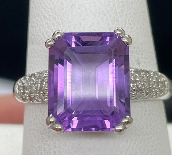 Purple Gemstone ring in 14k white gold. Diamond accents. Size 9.