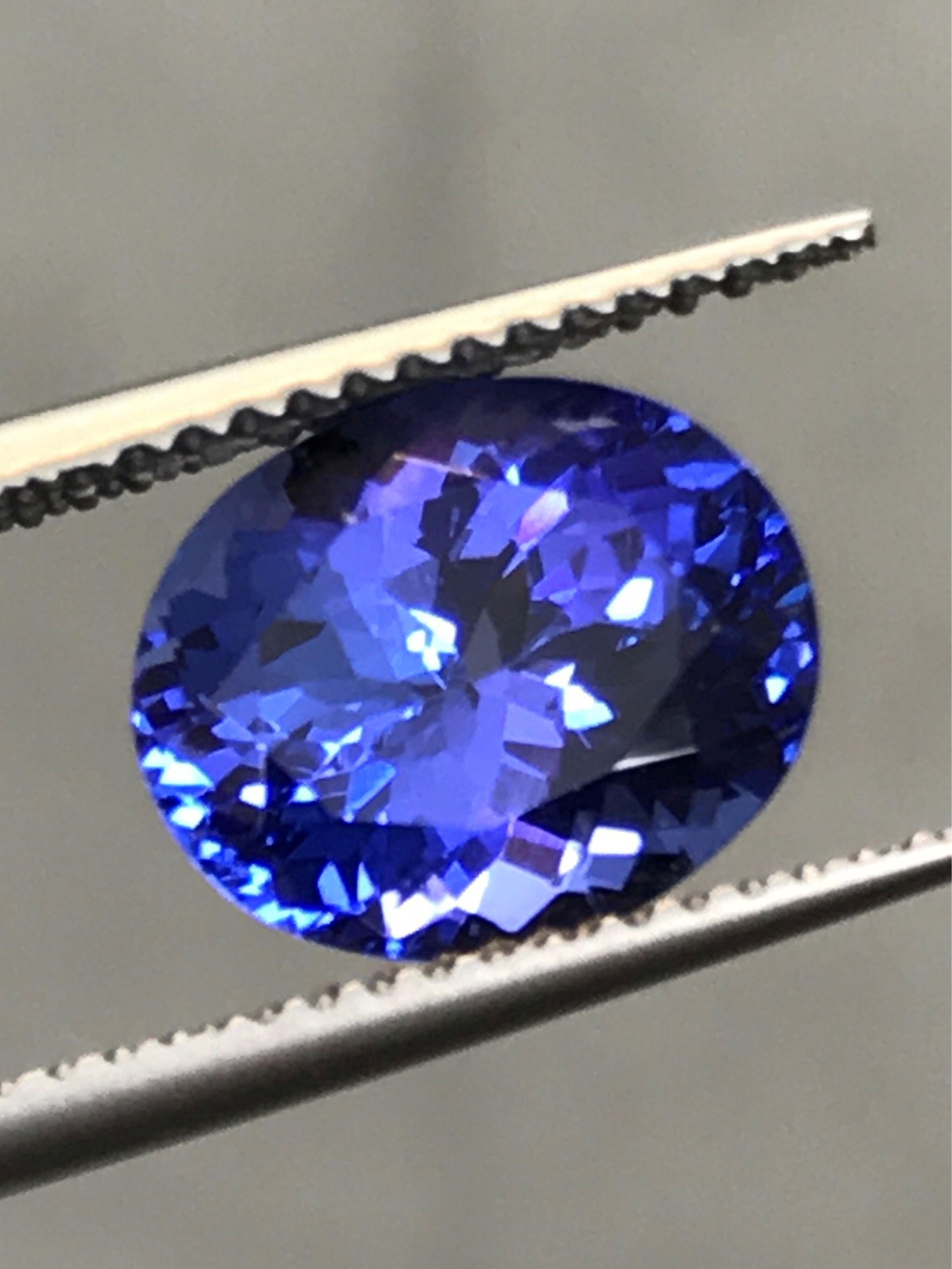 Natural Tanzanite. 3.215ct Oval.