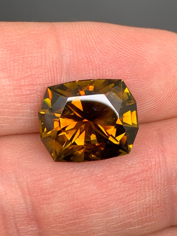 Sunset Tourmaline, large 11.5ct discounted Gemstone. Natural, untreated, precision cut stone.