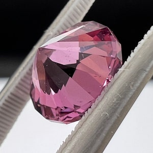 Rare pink, fuchsia color Garnet. Natural, Tanzanian origin gem. Precision cut round. 7.4mm image 4