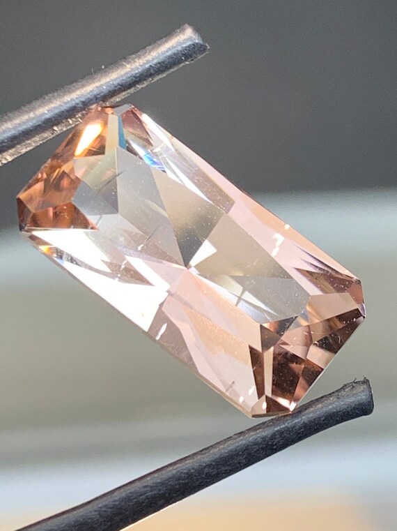 10.51ct! Ijero Tourmaline. Natural, untreated precision cut gem. Large stone.