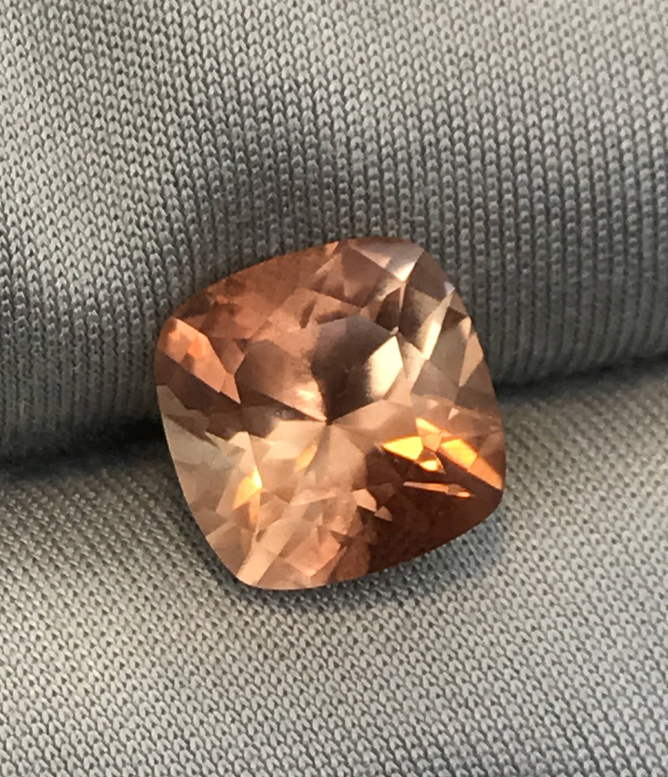 Oregon Sunstone, Red, with Schiller, 3.47ct