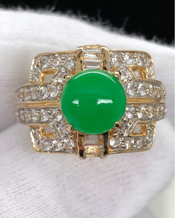 Jadite in 14k ring