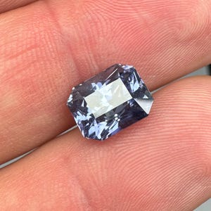Naturlig safir, ouppvärmd 4,7 karat indigo precisionsslipad. bild 14