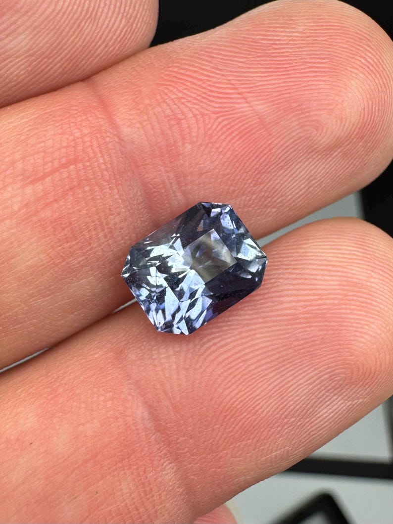 Naturlig safir, ouppvärmd 4,7 karat indigo precisionsslipad. bild 15