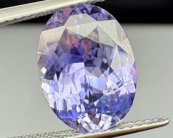 Unheated, natural Sapphire 5.68ct (AGL) lab report included.