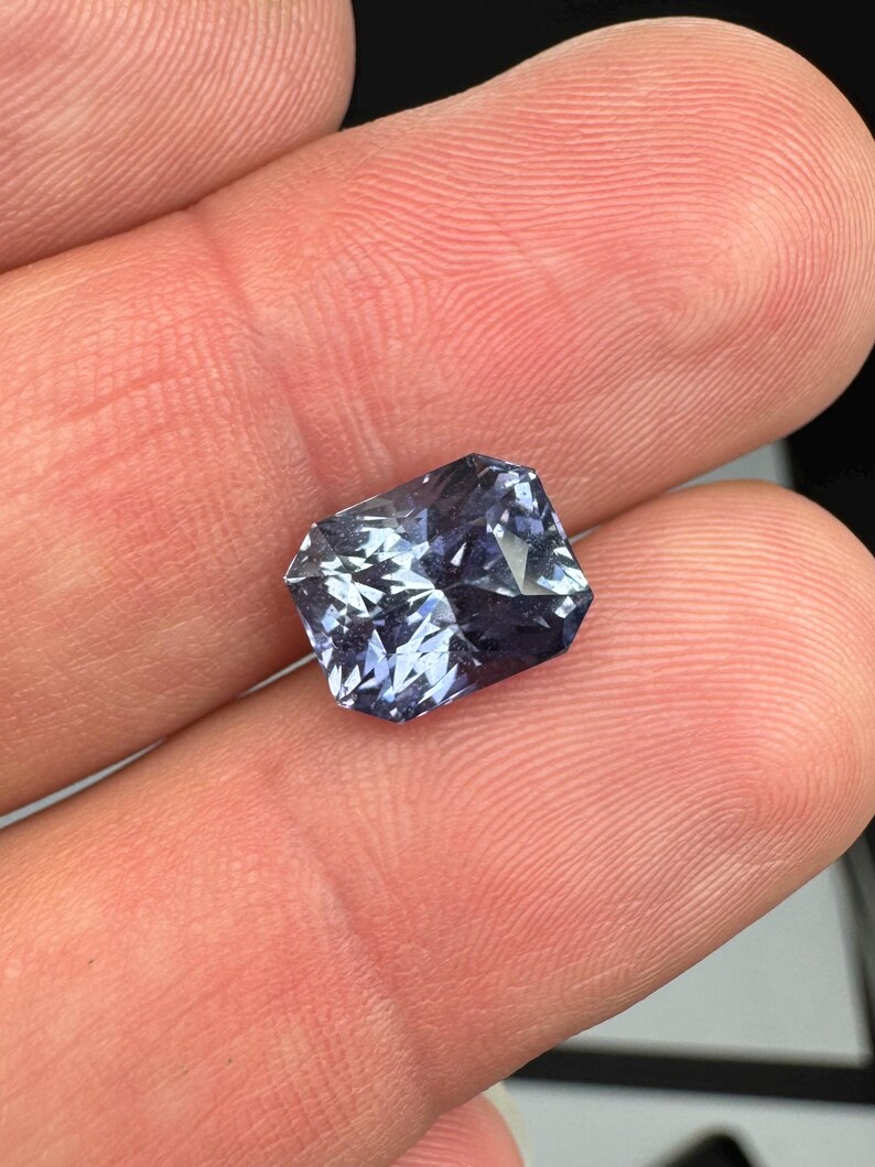 Naturlig safir, ouppvärmd 4,7 karat indigo precisionsslipad. bild 12