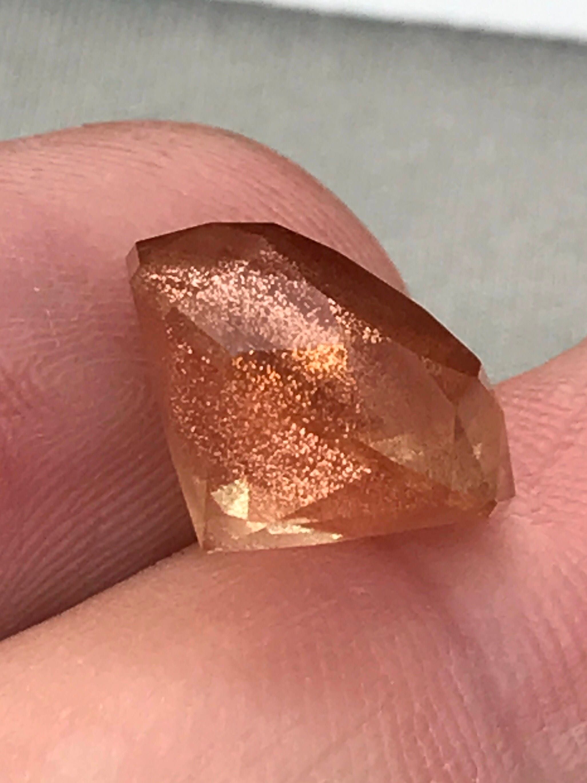 8.45ct. Superb Oregon Sunstone! Great Schiller, huge precision