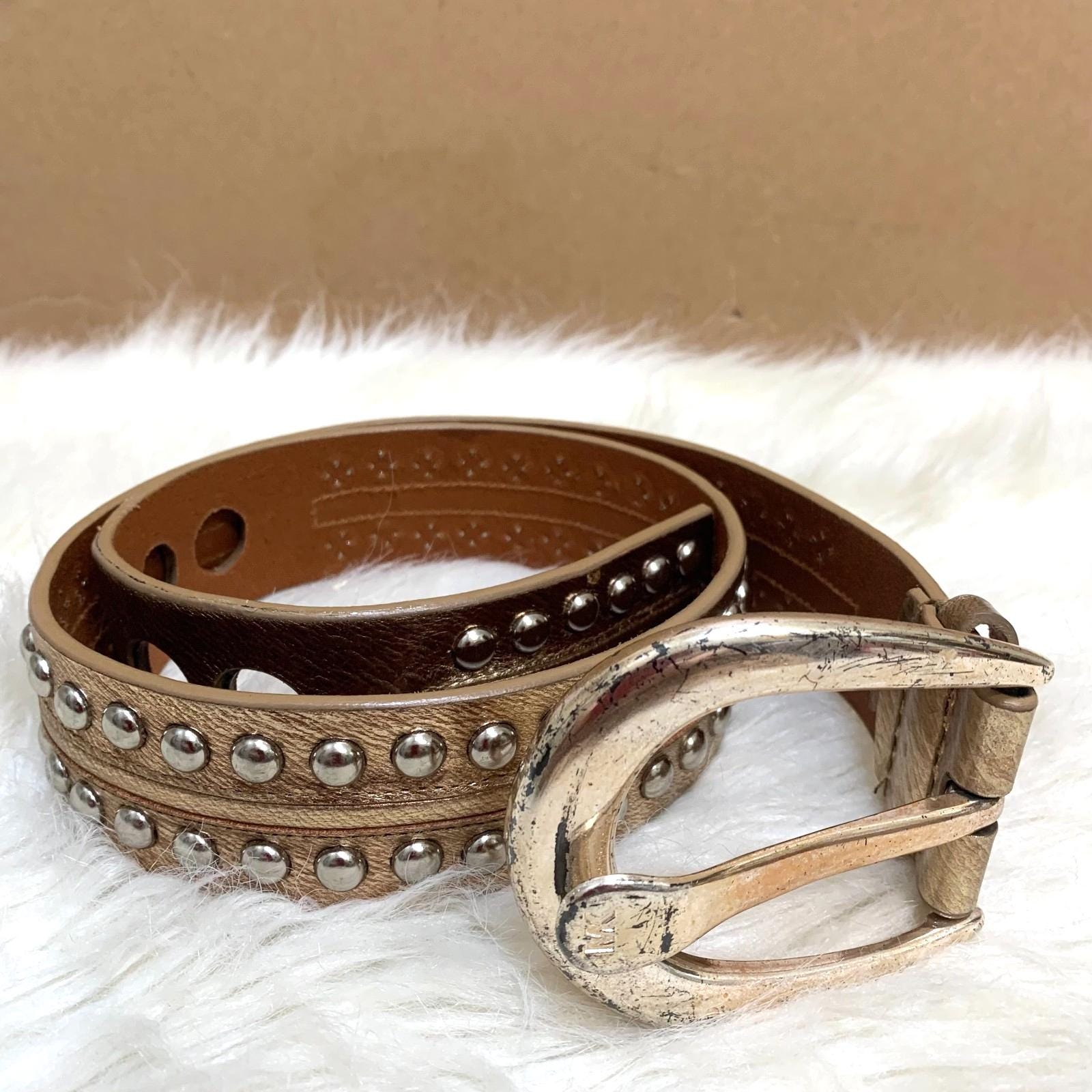 MICHAEL KORS Gold Leather Vintage Studded Belt Silver Buckle  display picture 2