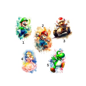 Könnte beinhalten: Aquarellartige Illustrationen von fünf Charakteren aus der Super Mario Videospielserie. Die Charaktere sind Mario, Luigi, Prinzessin Peach, Yoshi und Toad in einem Kart. Jeder Charakter ist vor einem farbenfrohen, gesprenkelten Hintergrund platziert.