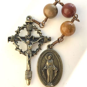 Three Hail Mary Chaplet. 3 Hail Mary chaplet. Three bead chaplet. Rosary UK.