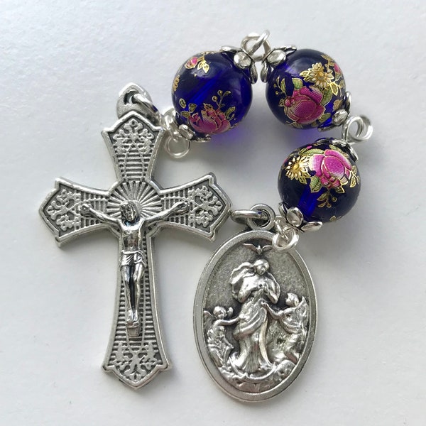 Three Hail Mary Chaplet. Three bead chaplet. 3 Bead chaplet. Angelus prayer beads. Small Catholic gift. Our Lady Undoer of Knots.