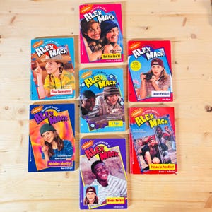 Le monde secret d&#39;Alex Mack, lot de sept livres de poche