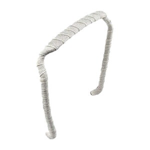 Zazzy BandzのSilver Sparklesヘッドバンドは、サングラスのようにフィットする再設計されたヘッドバンドです。