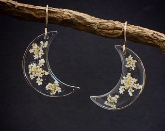 Flower crescent moon earrings, silver frame, Queen Anne’s Lace flowers, boho style, handmade jewellery, pressed flowers